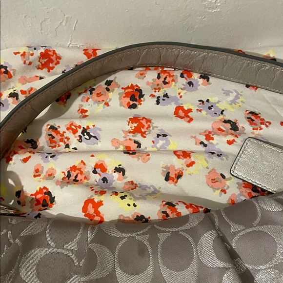 Coach SoHo 2012 Silver and Gray Signature shoulder bag, metallic - Picture 8 of 16